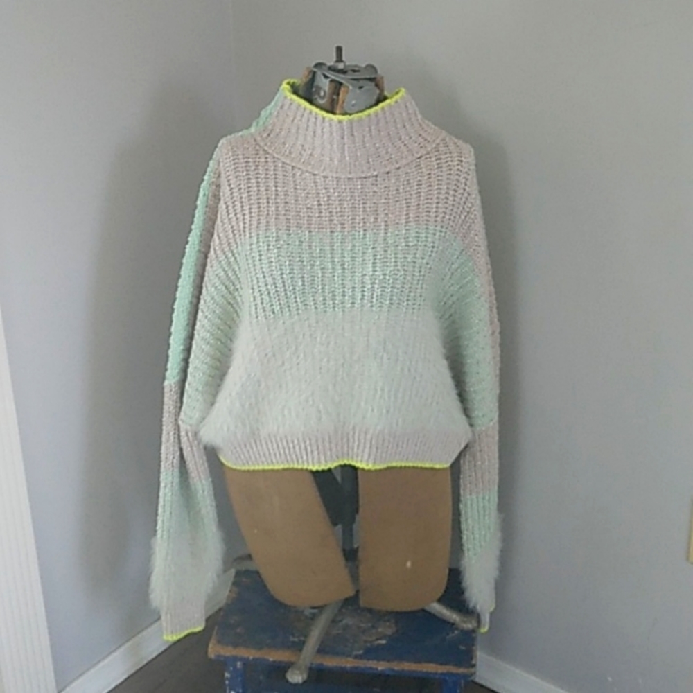 NWT ANTHROPOLOGIE FREE PEOPLE CROPPED BOXY SWEATER WOMANS SP